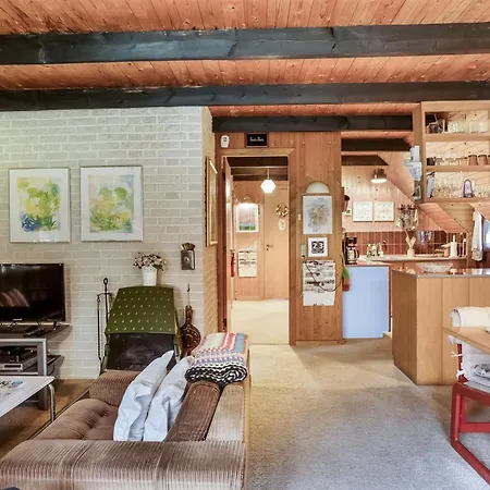 Adina - From The Sea By Interhome 펜션